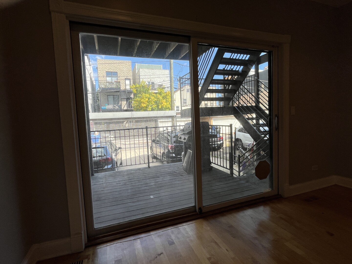 2430 W Iowa Street Unit: 1