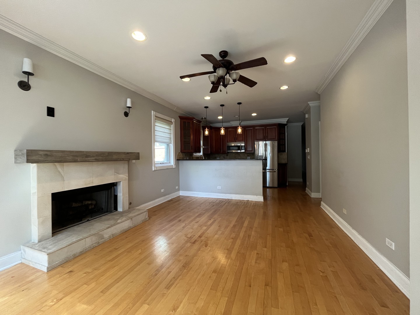 2430 W Iowa Street Unit: 1