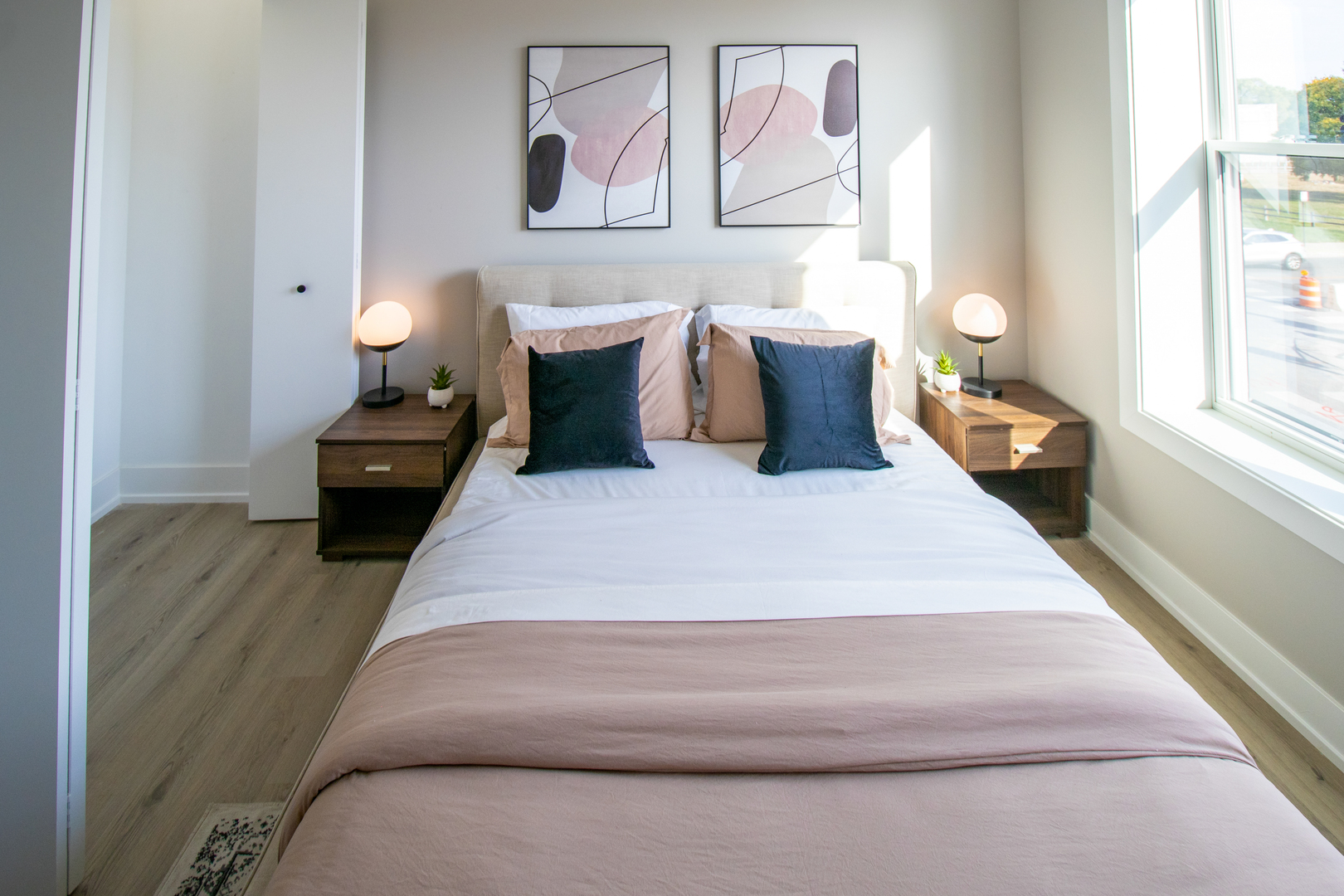 4706 S Saint Lawrence Avenue Unit: 2E