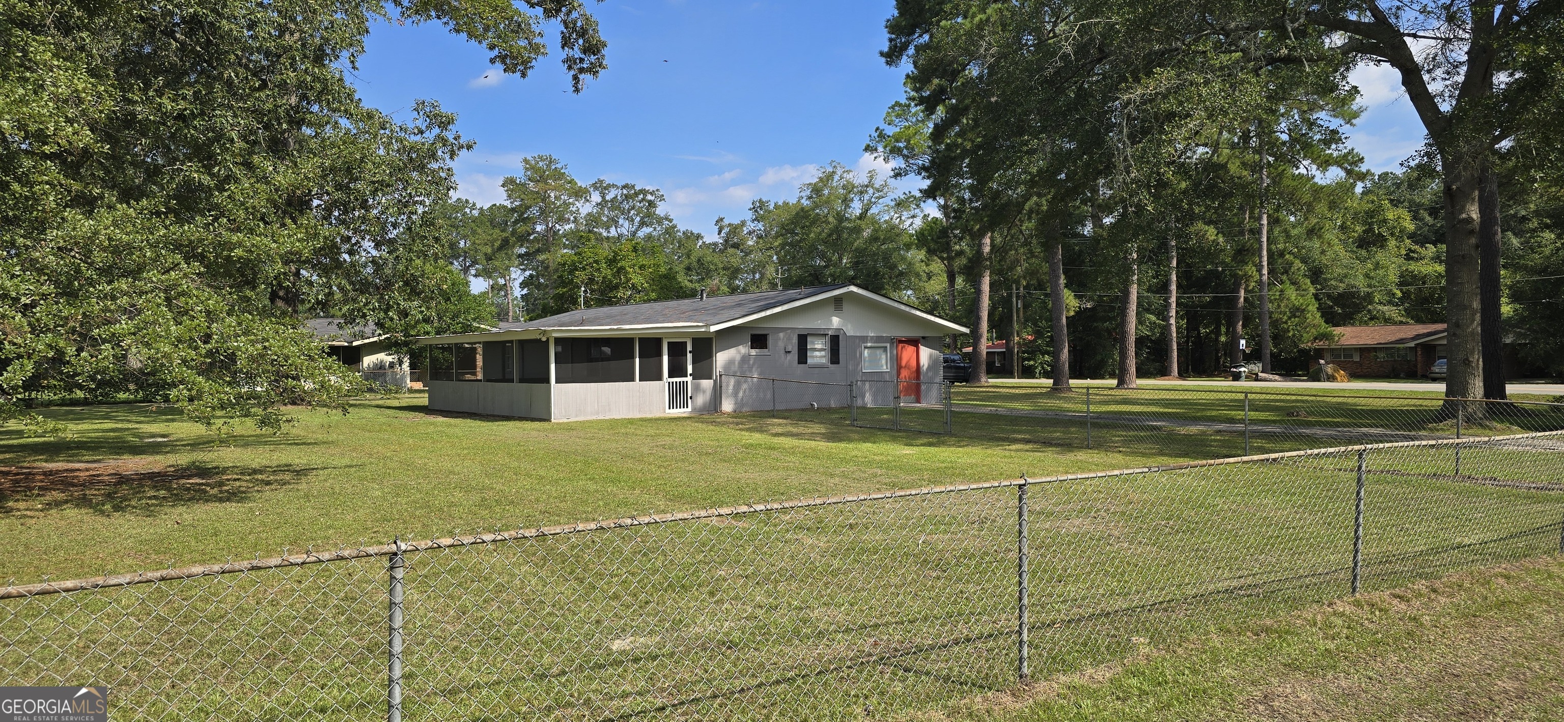 1400 Peach Street