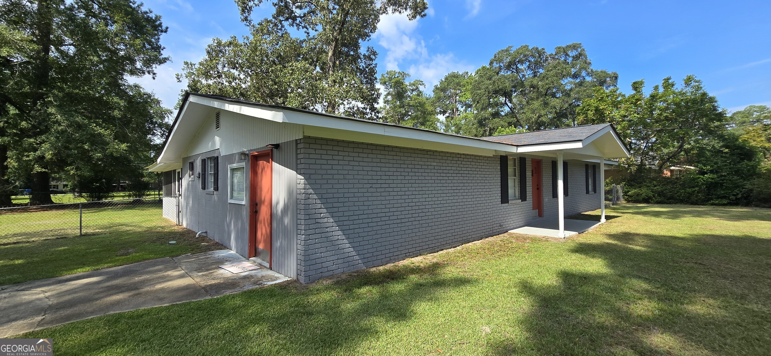 1400 Peach Street