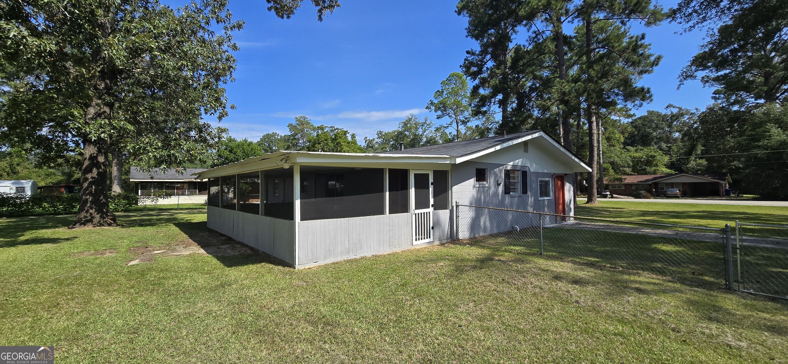 1400 Peach Street