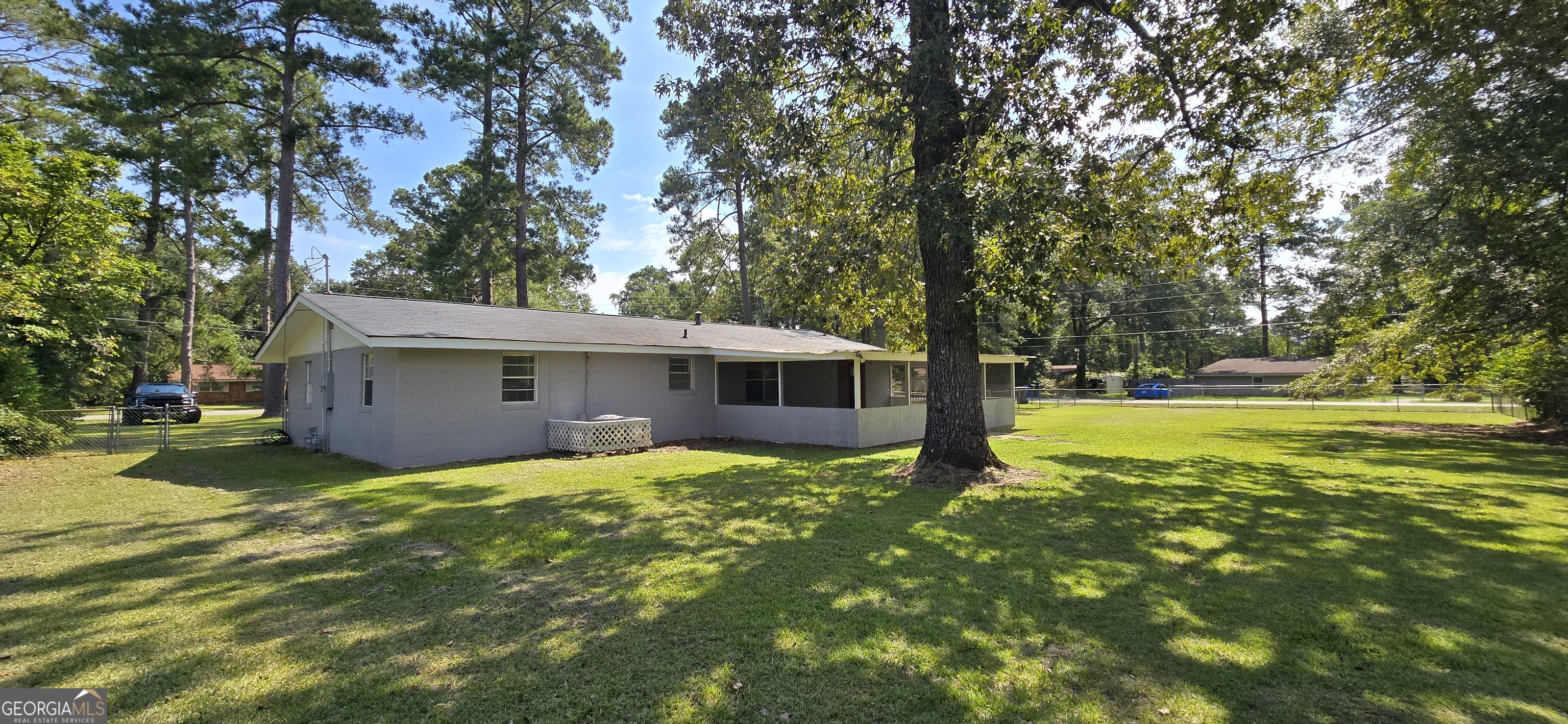 1400 Peach Street