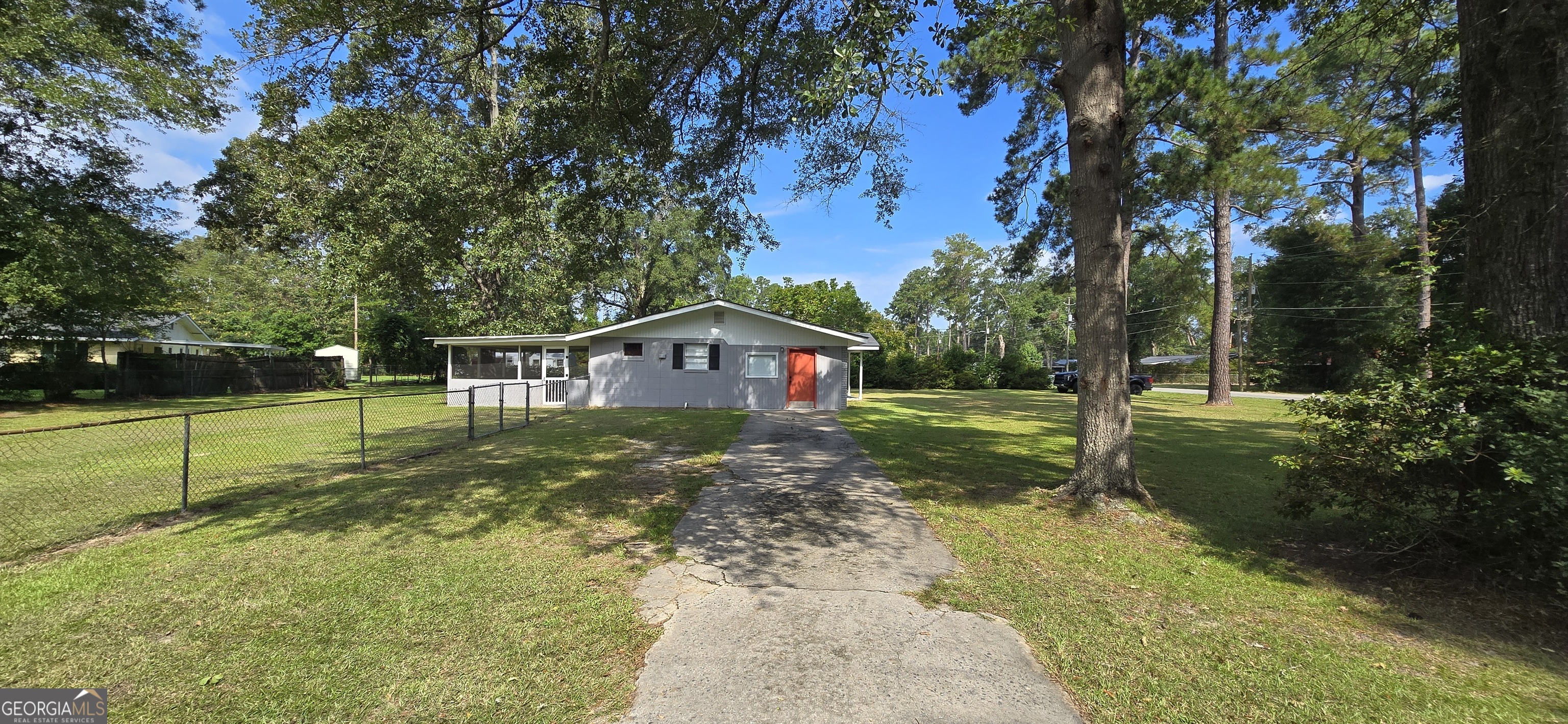 1400 Peach Street