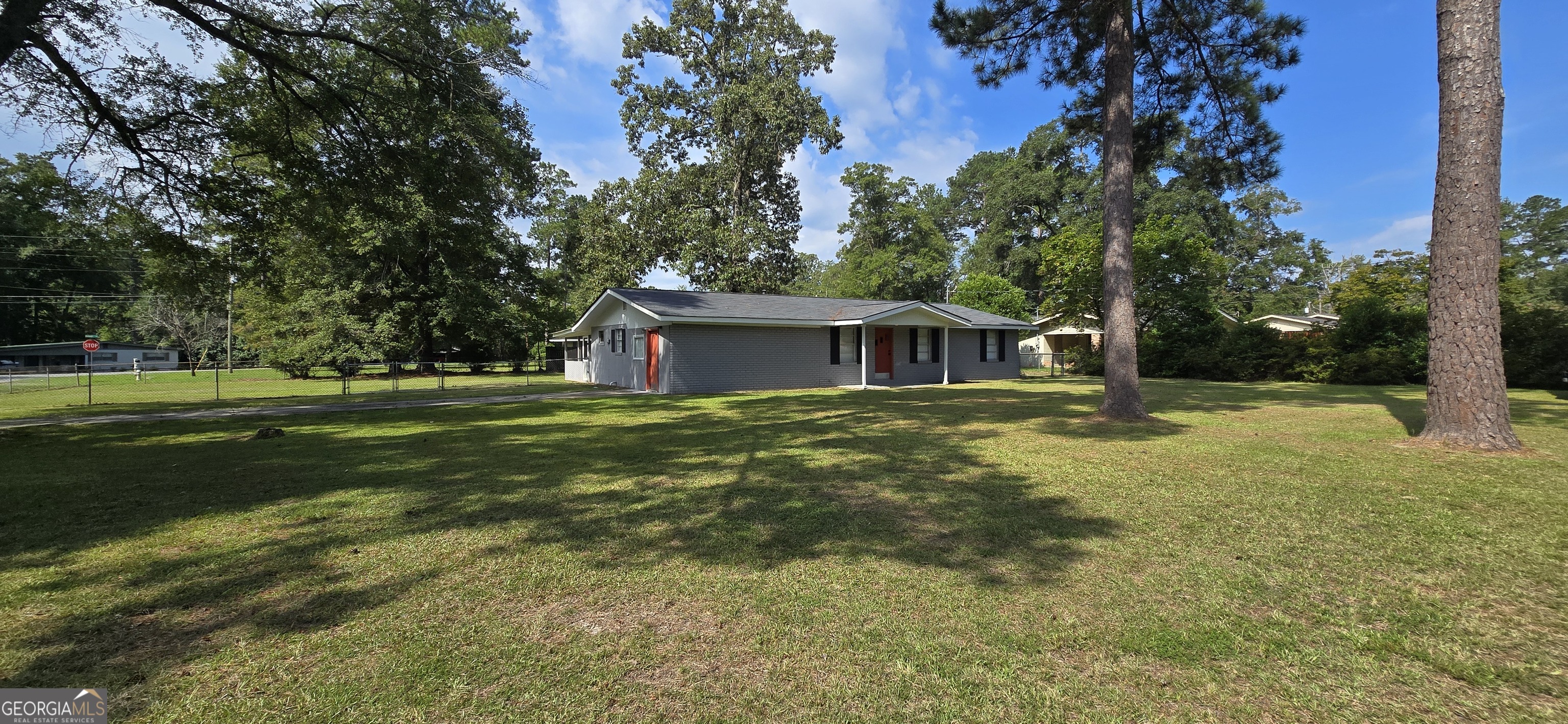 1400 Peach Street
