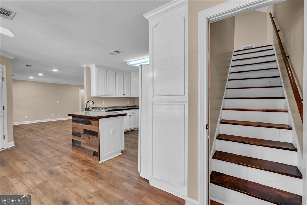 300 Oak Pointe Drive
