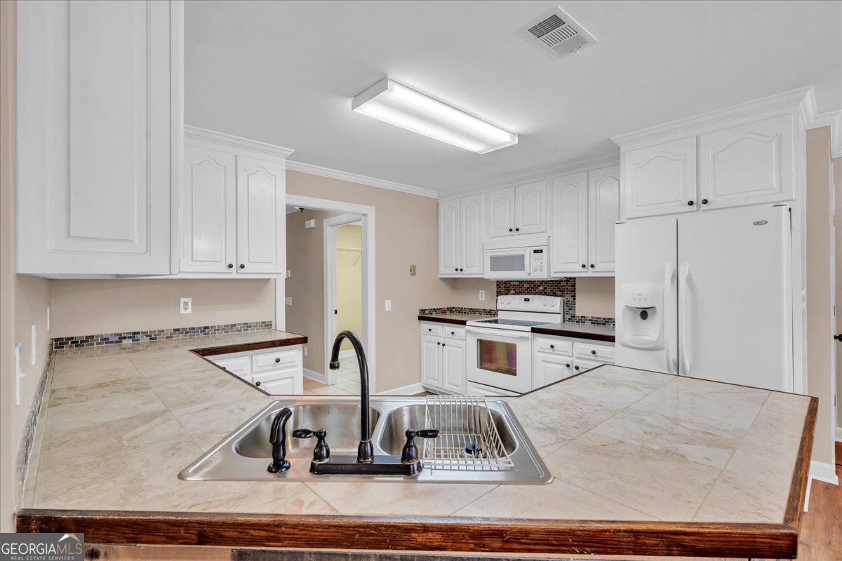 300 Oak Pointe Drive