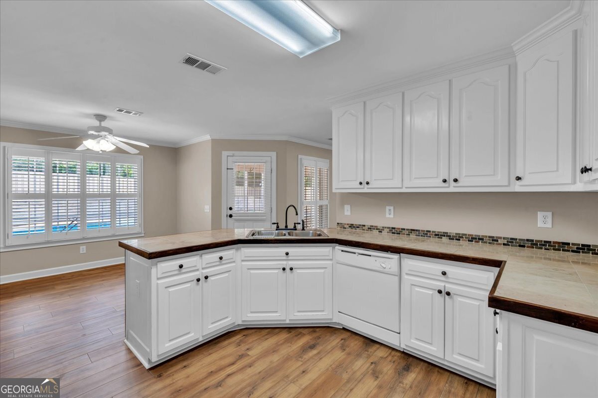 300 Oak Pointe Drive