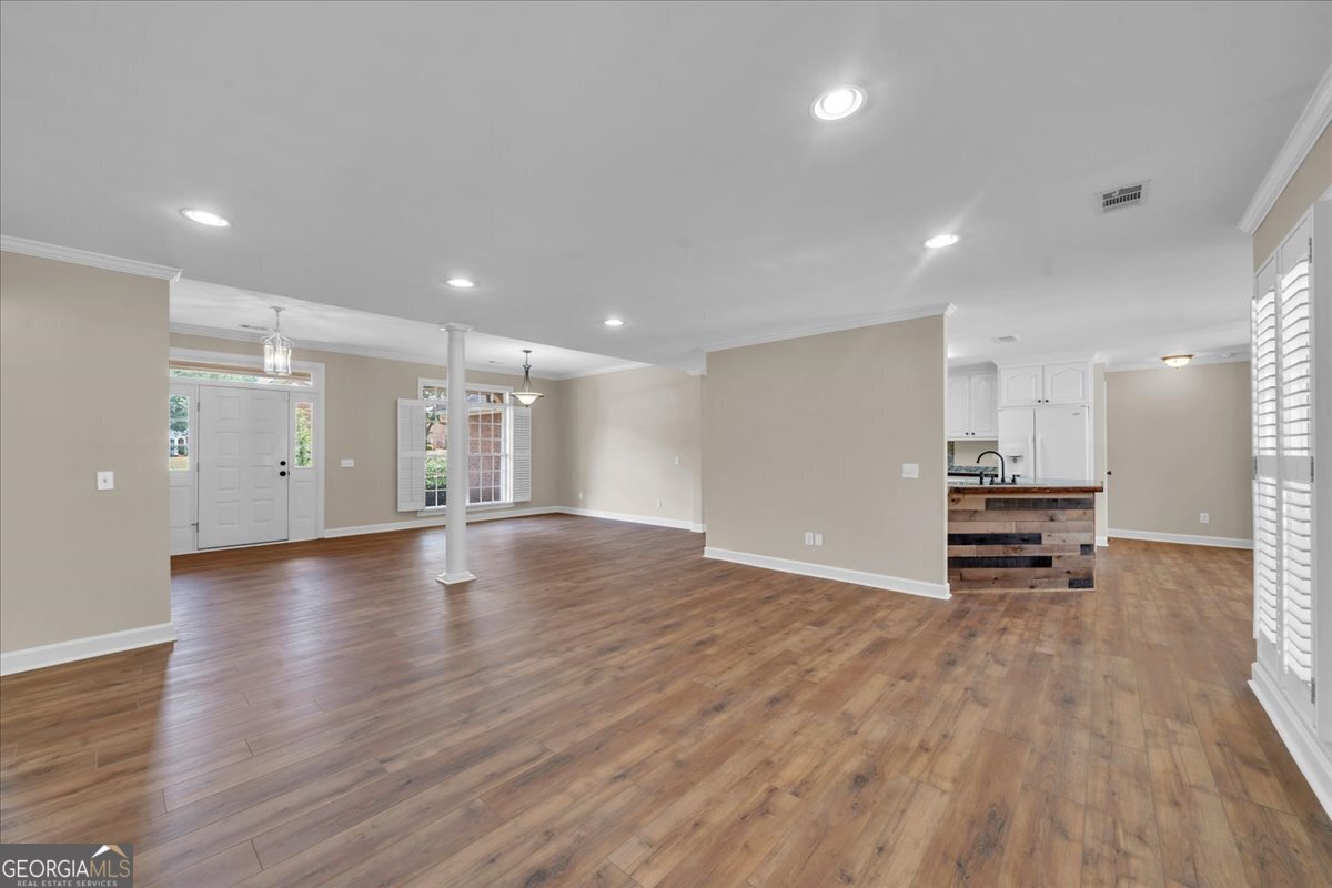 300 Oak Pointe Drive