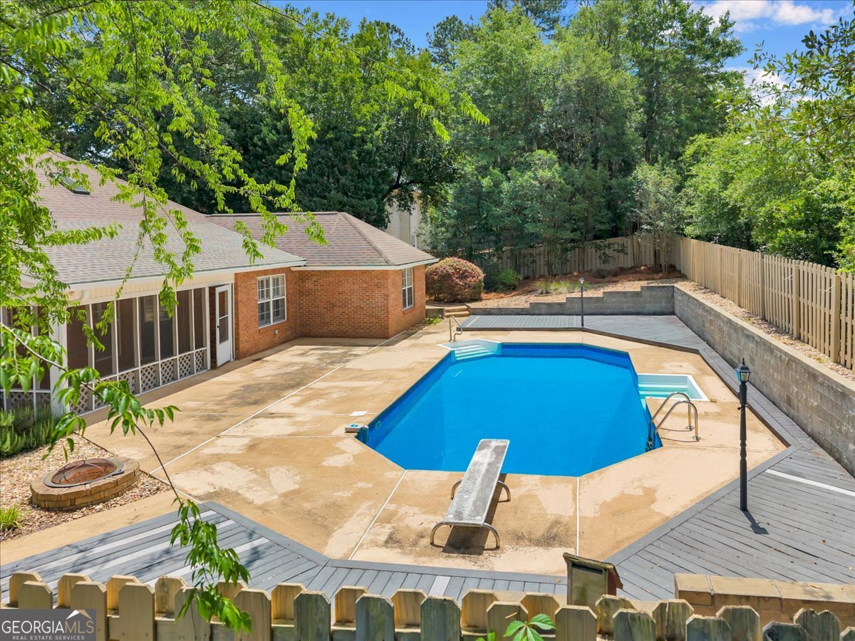 300 Oak Pointe Drive