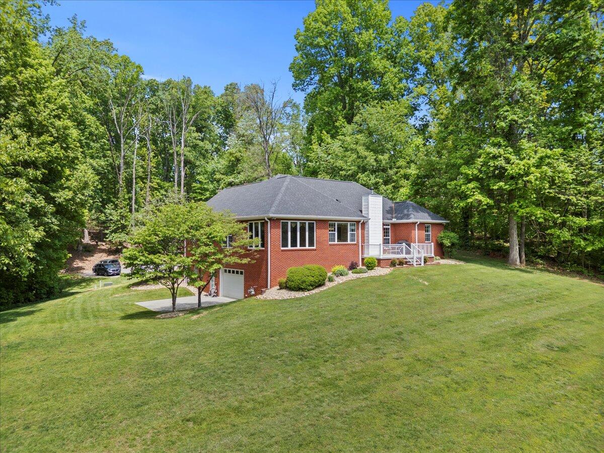 4018 Eagles Nest Dr Drive