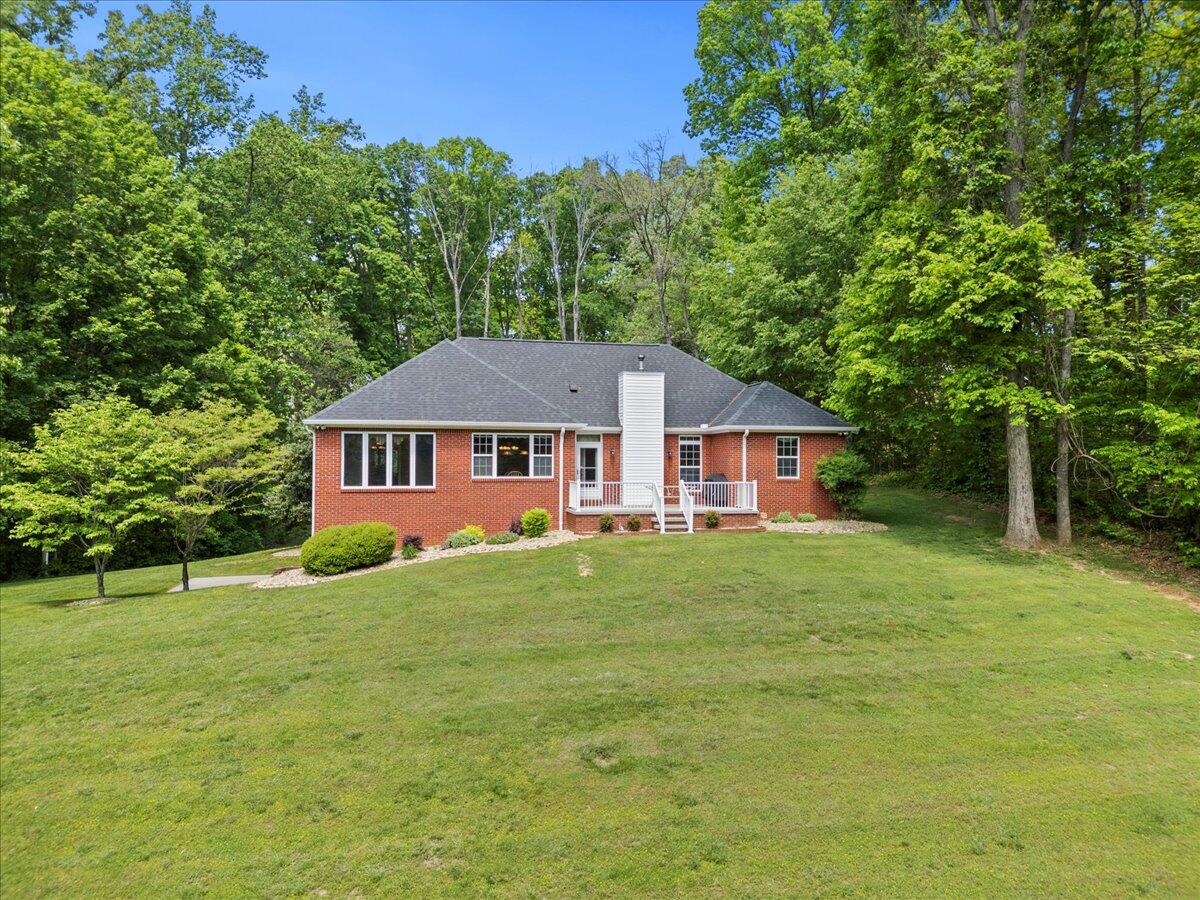 4018 Eagles Nest Dr Drive