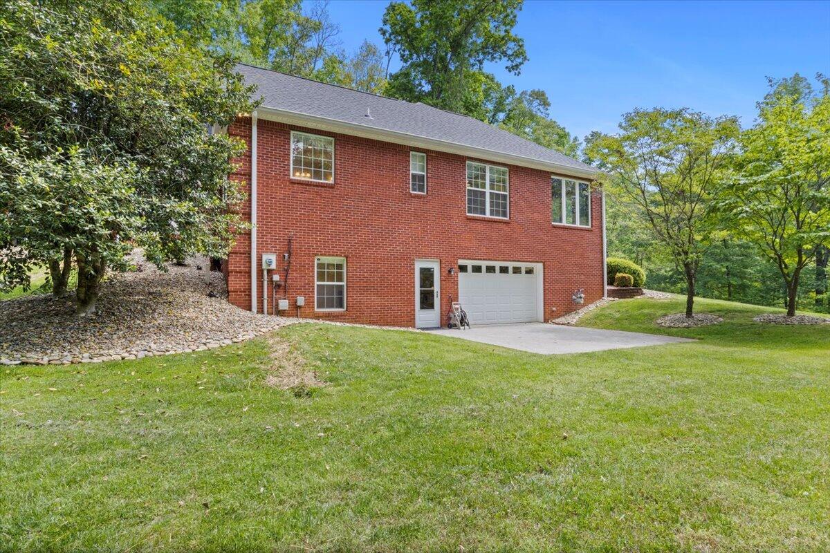 4018 Eagles Nest Dr Drive