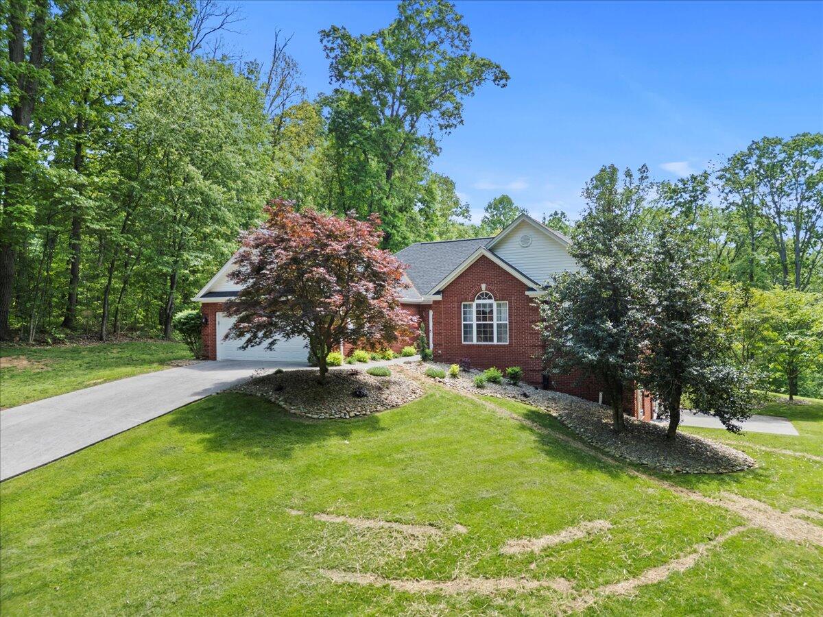 4018 Eagles Nest Dr Drive