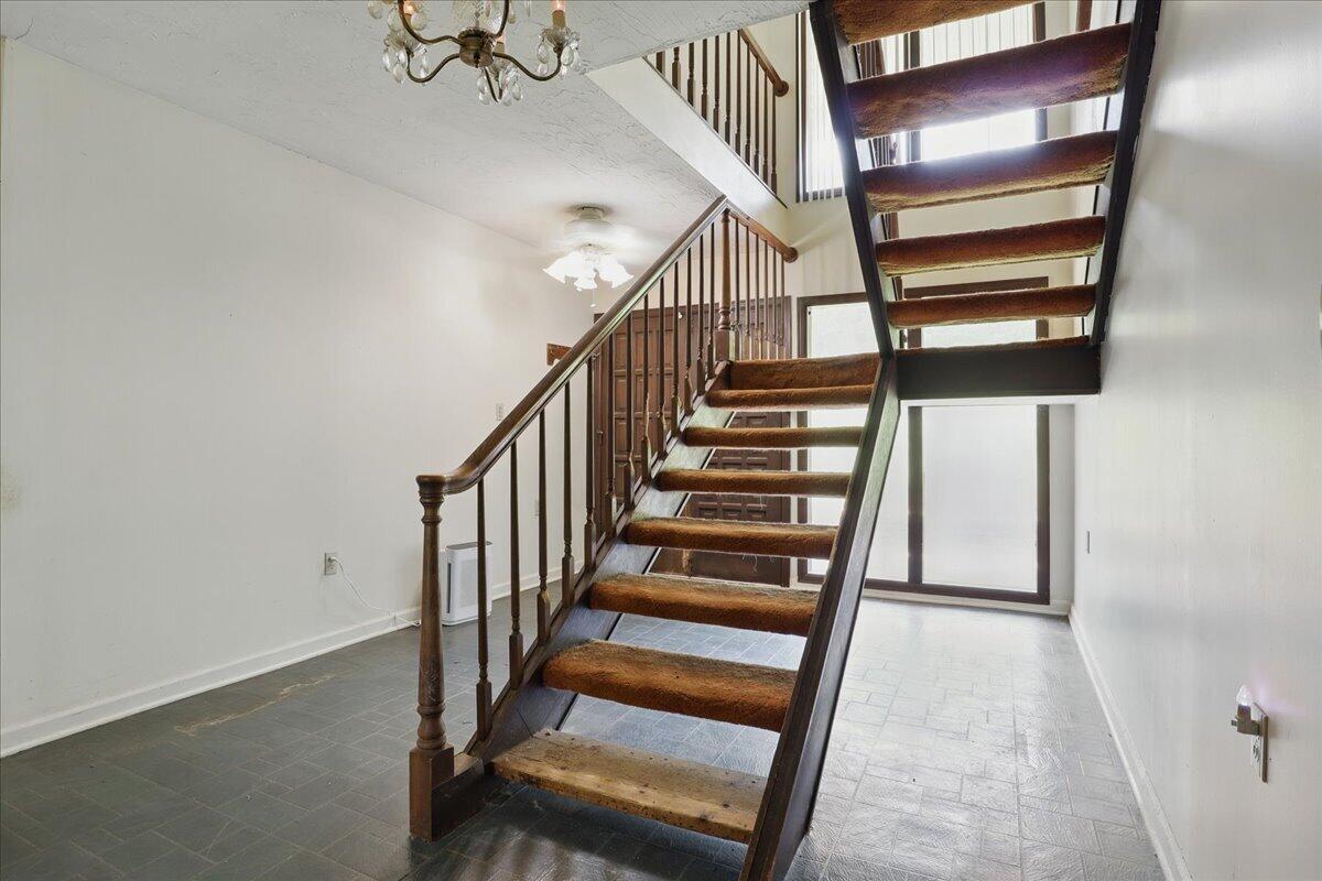 1208 Groseclose Road