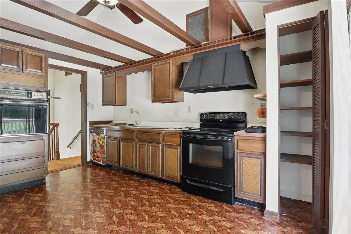 1208 Groseclose Road