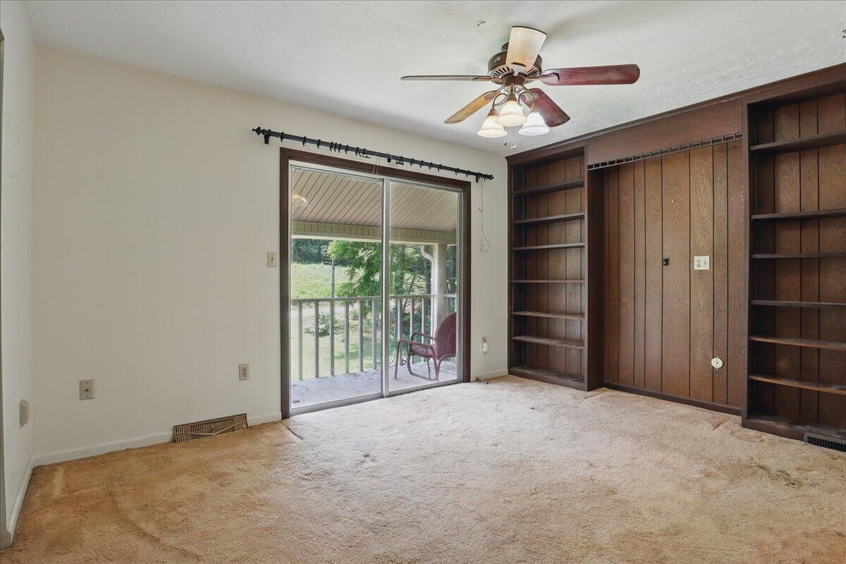 1208 Groseclose Road