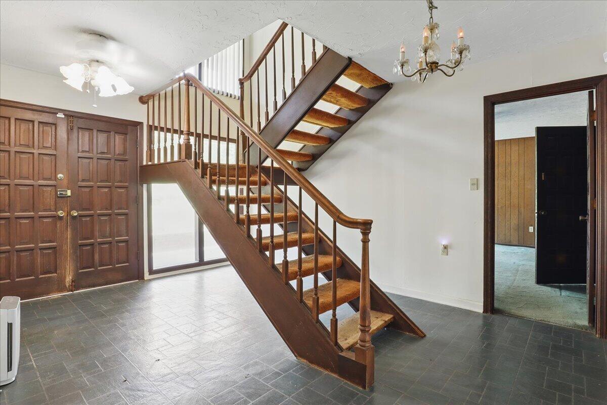 1208 Groseclose Road