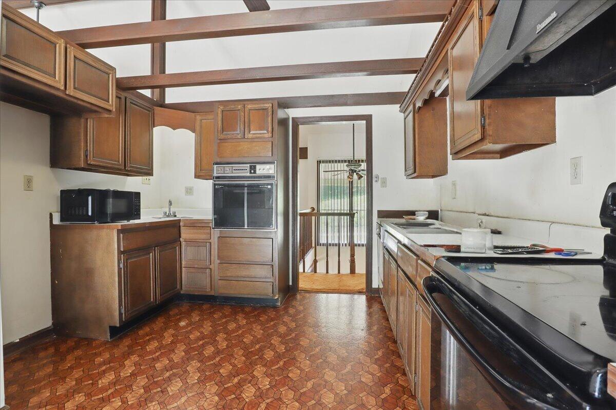 1208 Groseclose Road