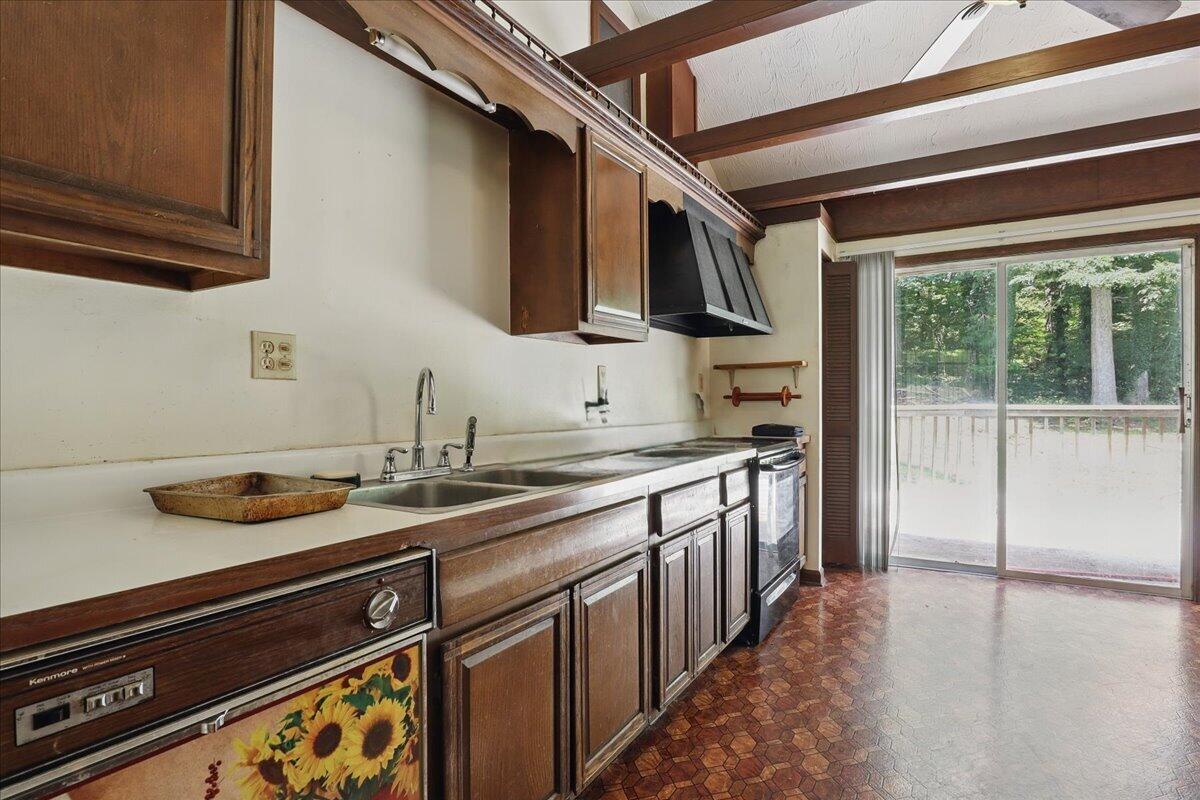 1208 Groseclose Road