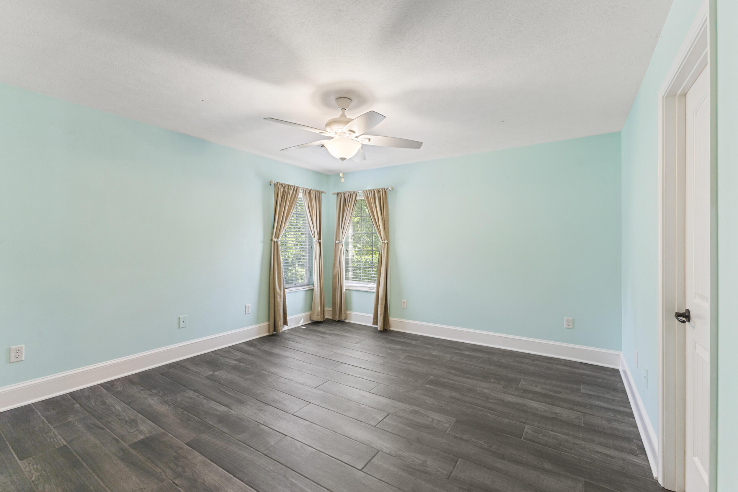 4720 Horseshoe Trail