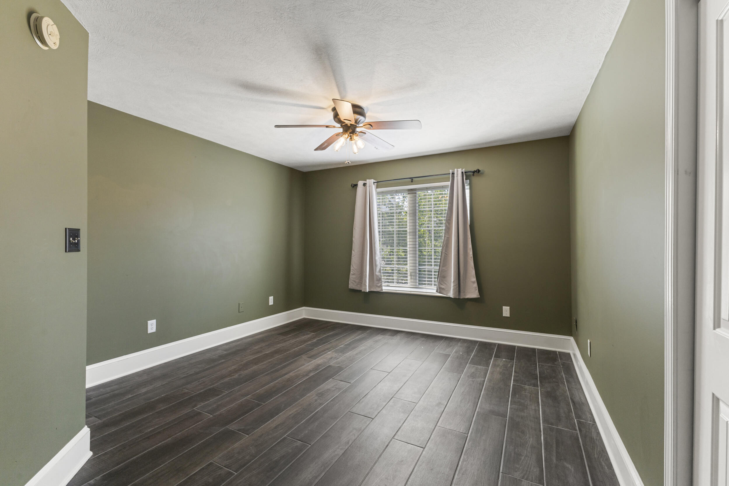 4720 Horseshoe Trail