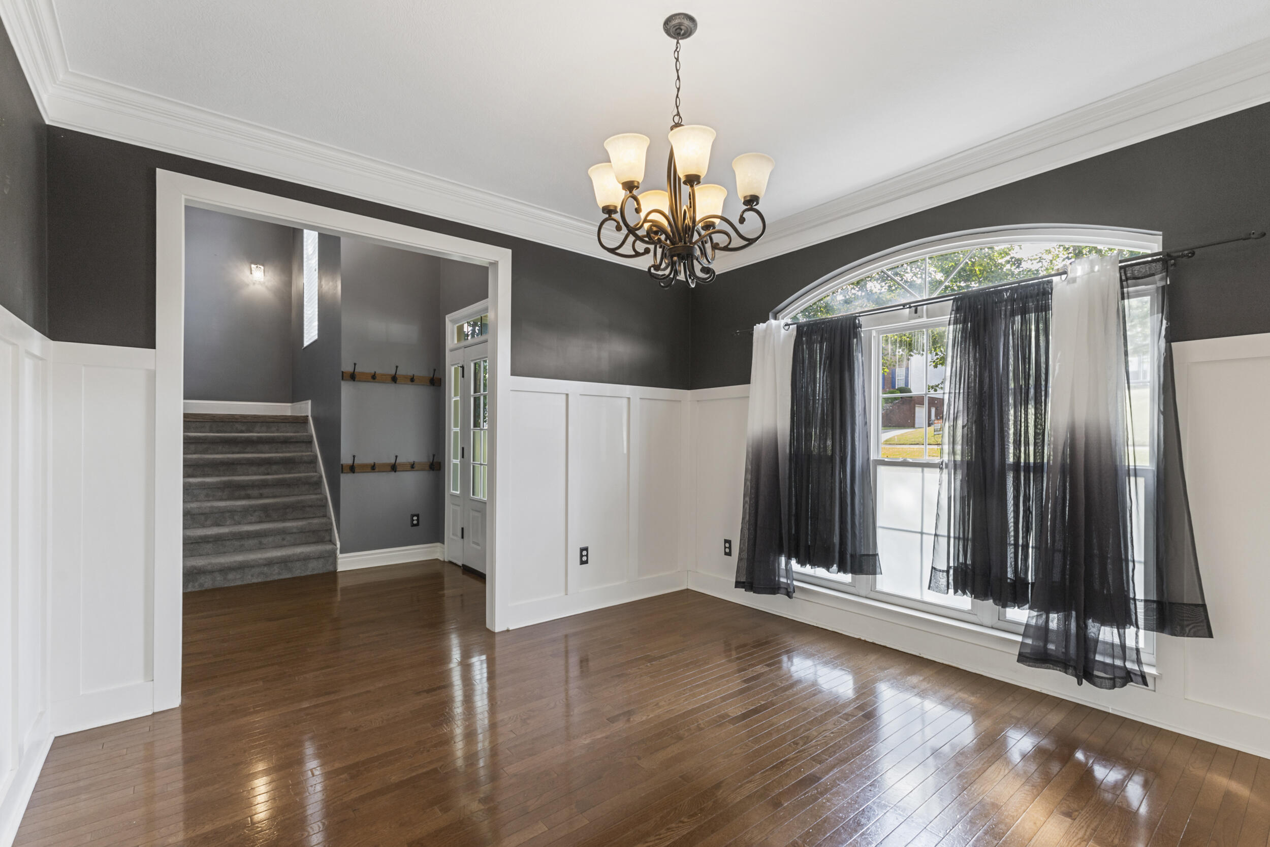 4720 Horseshoe Trail