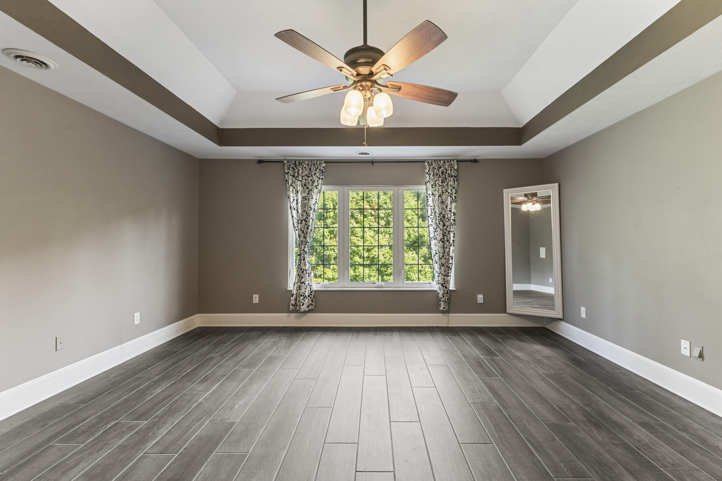 4720 Horseshoe Trail