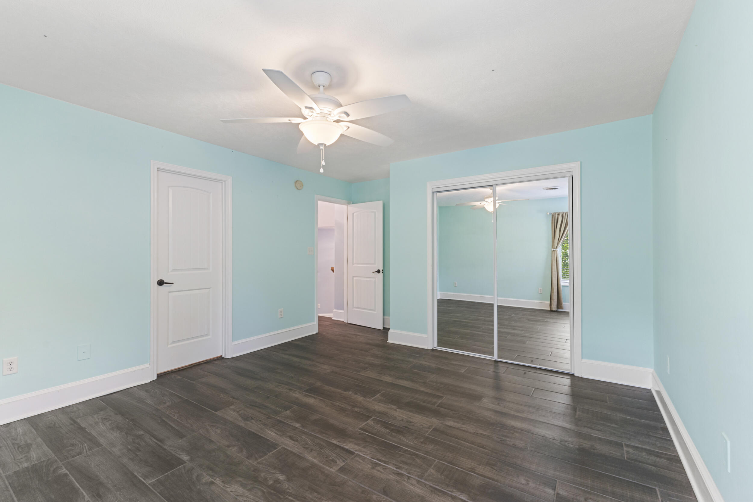4720 Horseshoe Trail