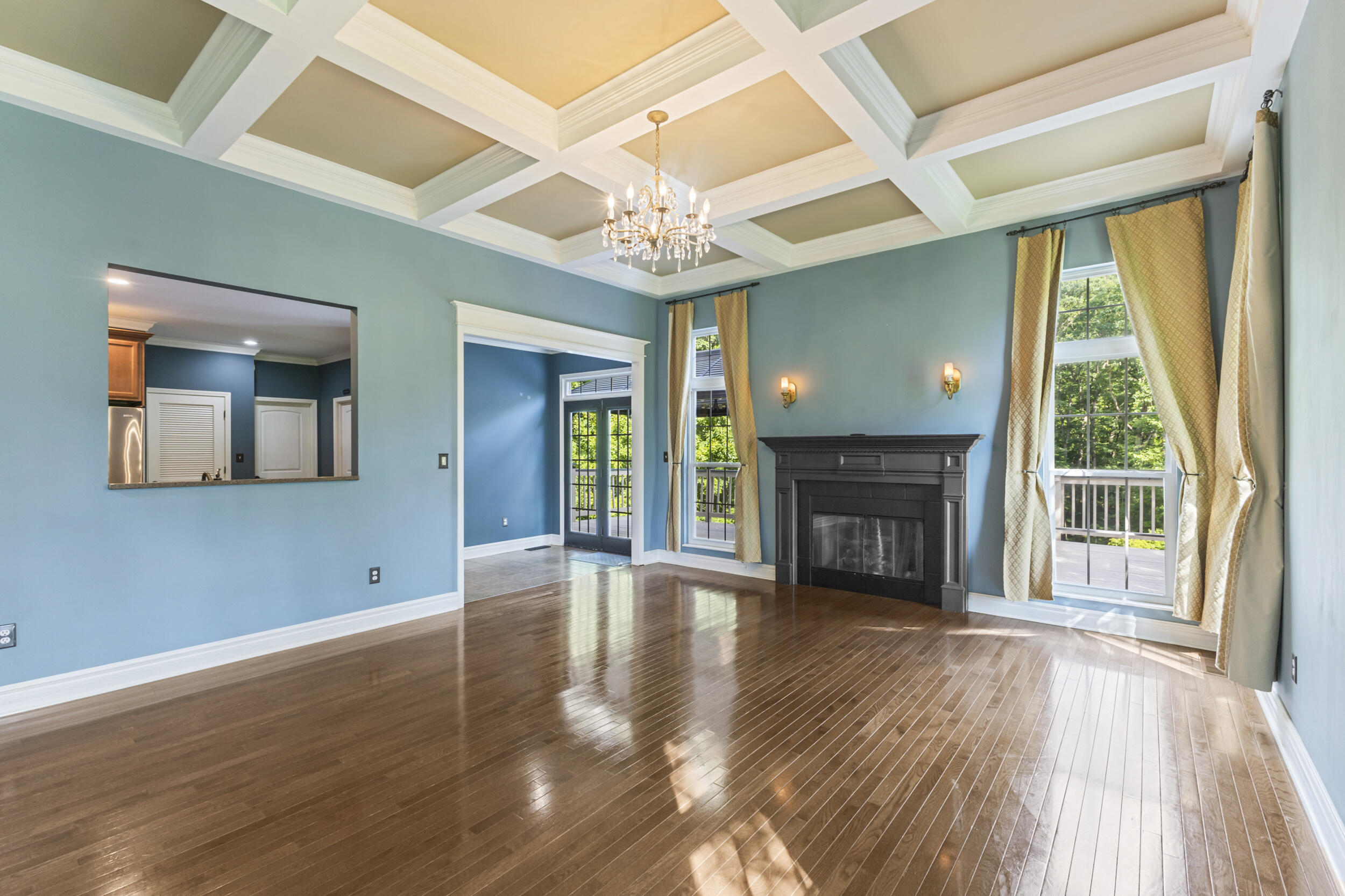 4720 Horseshoe Trail