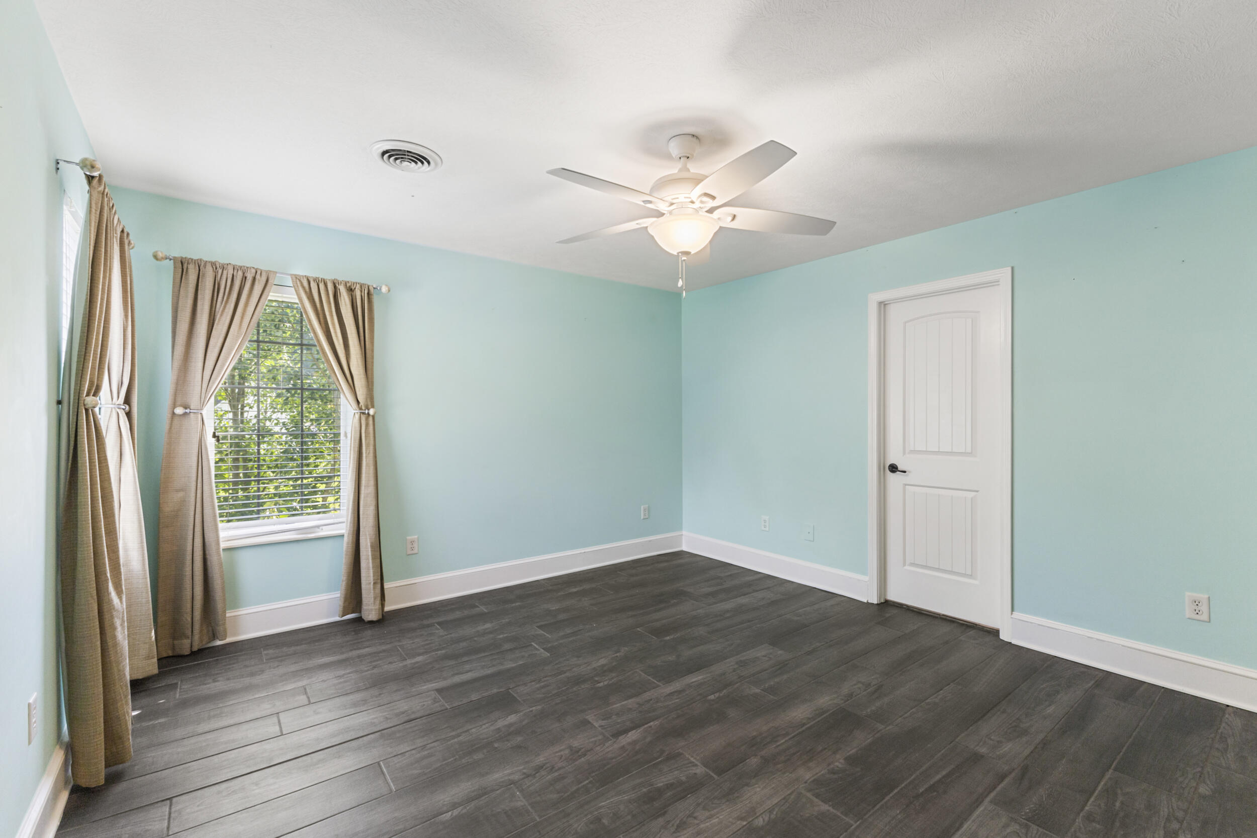 4720 Horseshoe Trail