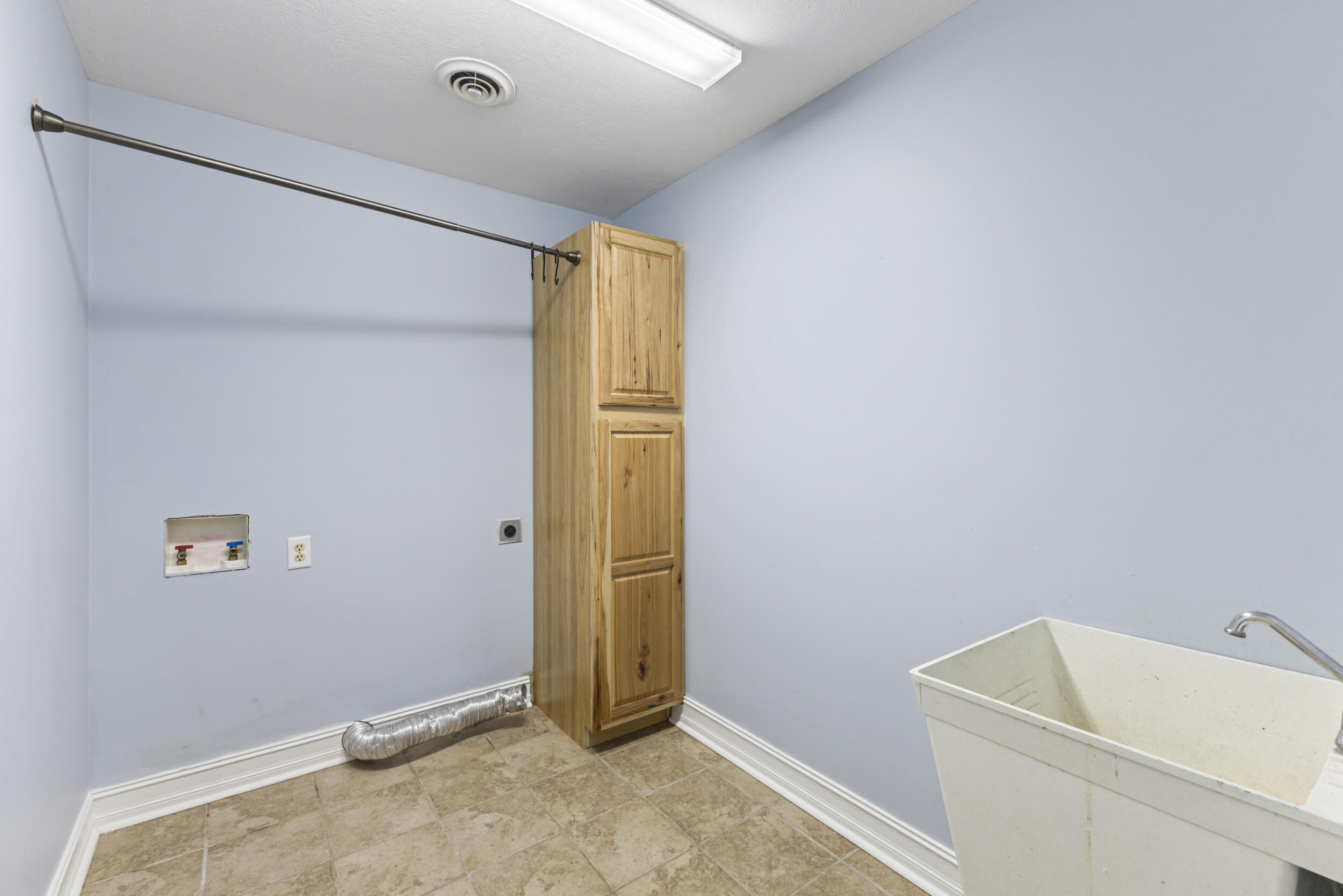 4720 Horseshoe Trail