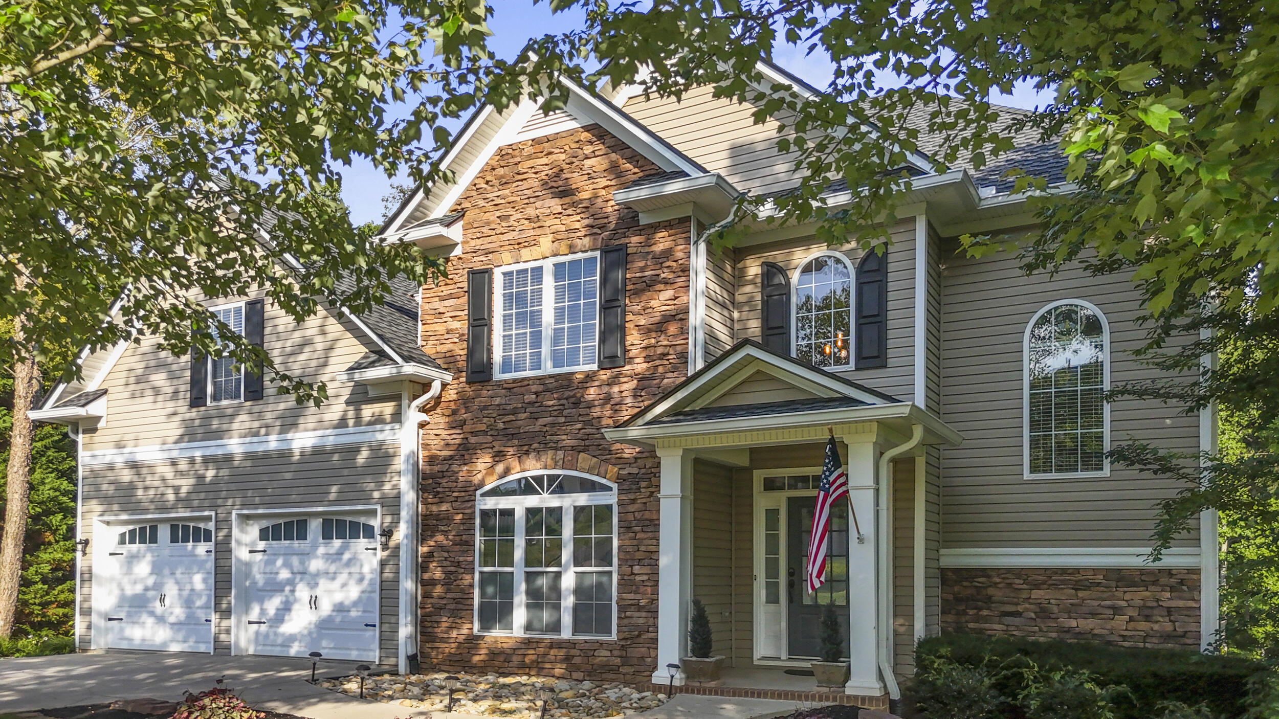4720 Horseshoe Trail