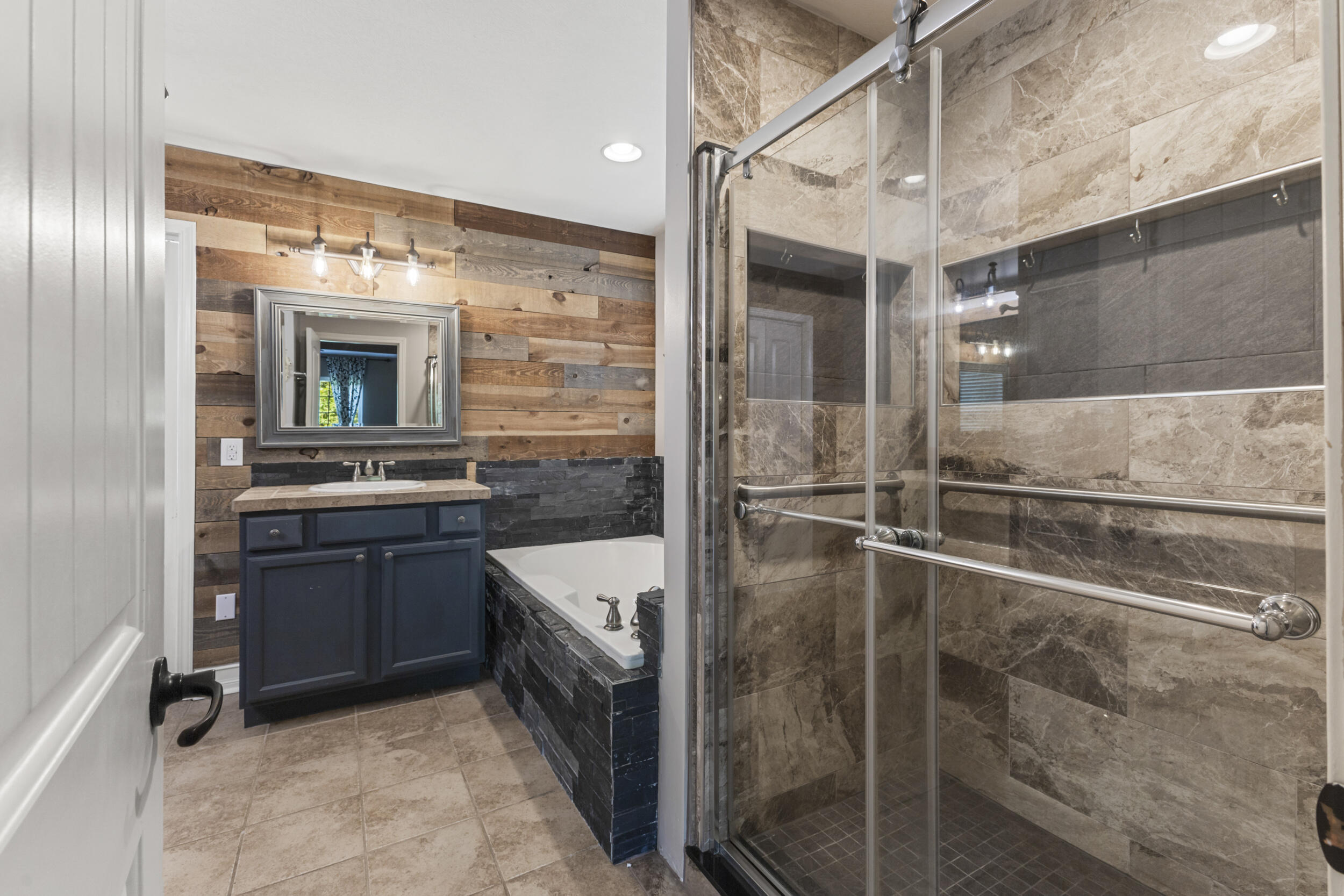 4720 Horseshoe Trail
