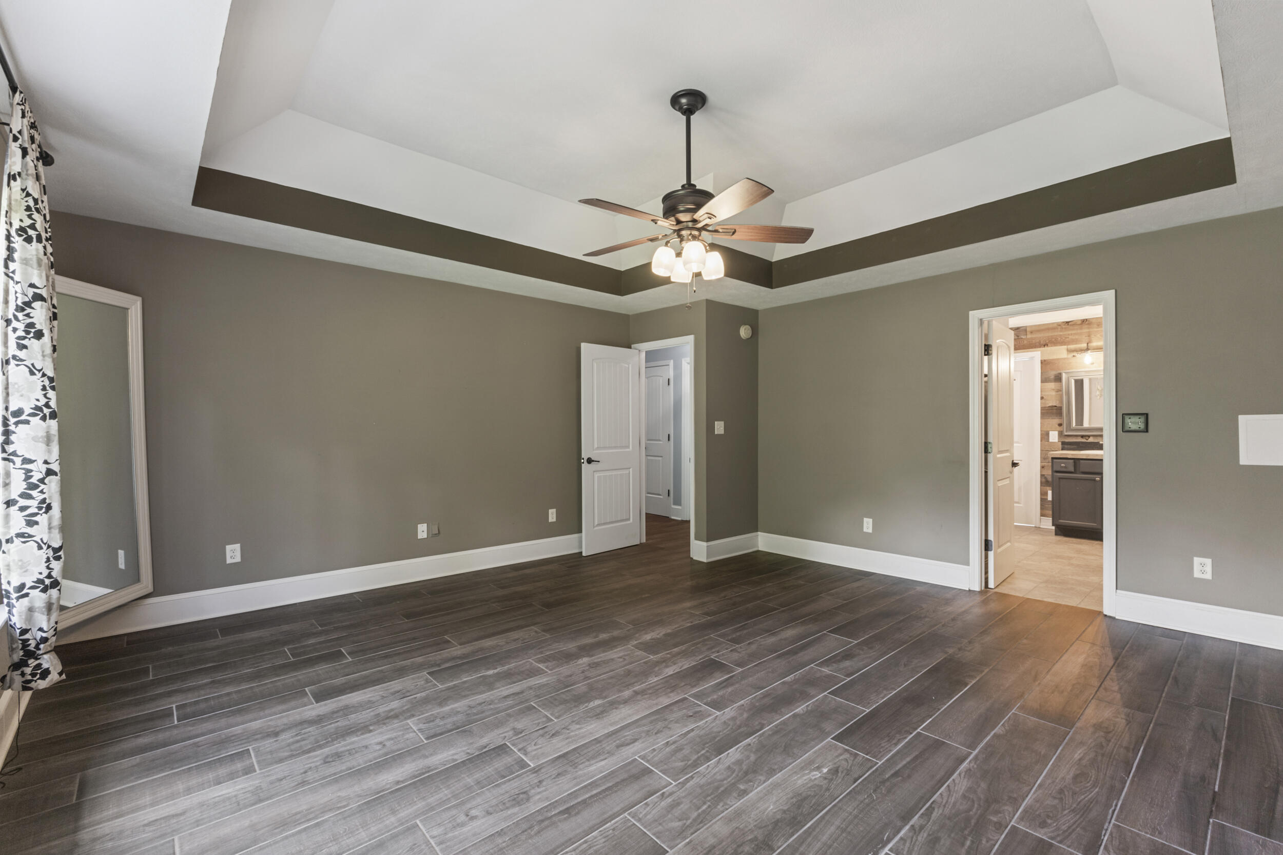 4720 Horseshoe Trail