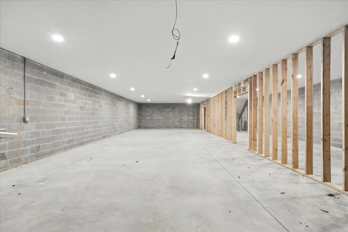 2790 Lowe Drive