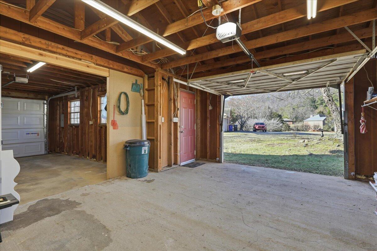 1984 Crockett Ridge Road