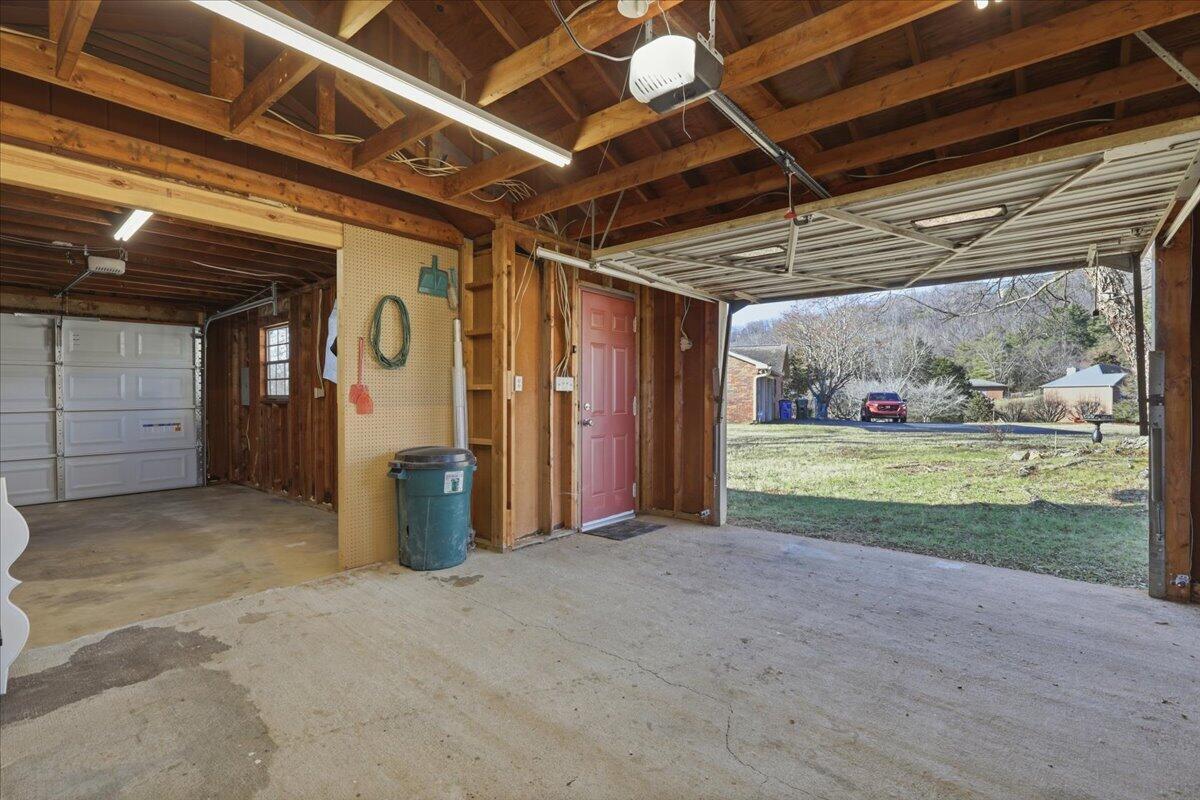 1984 Crockett Ridge Road