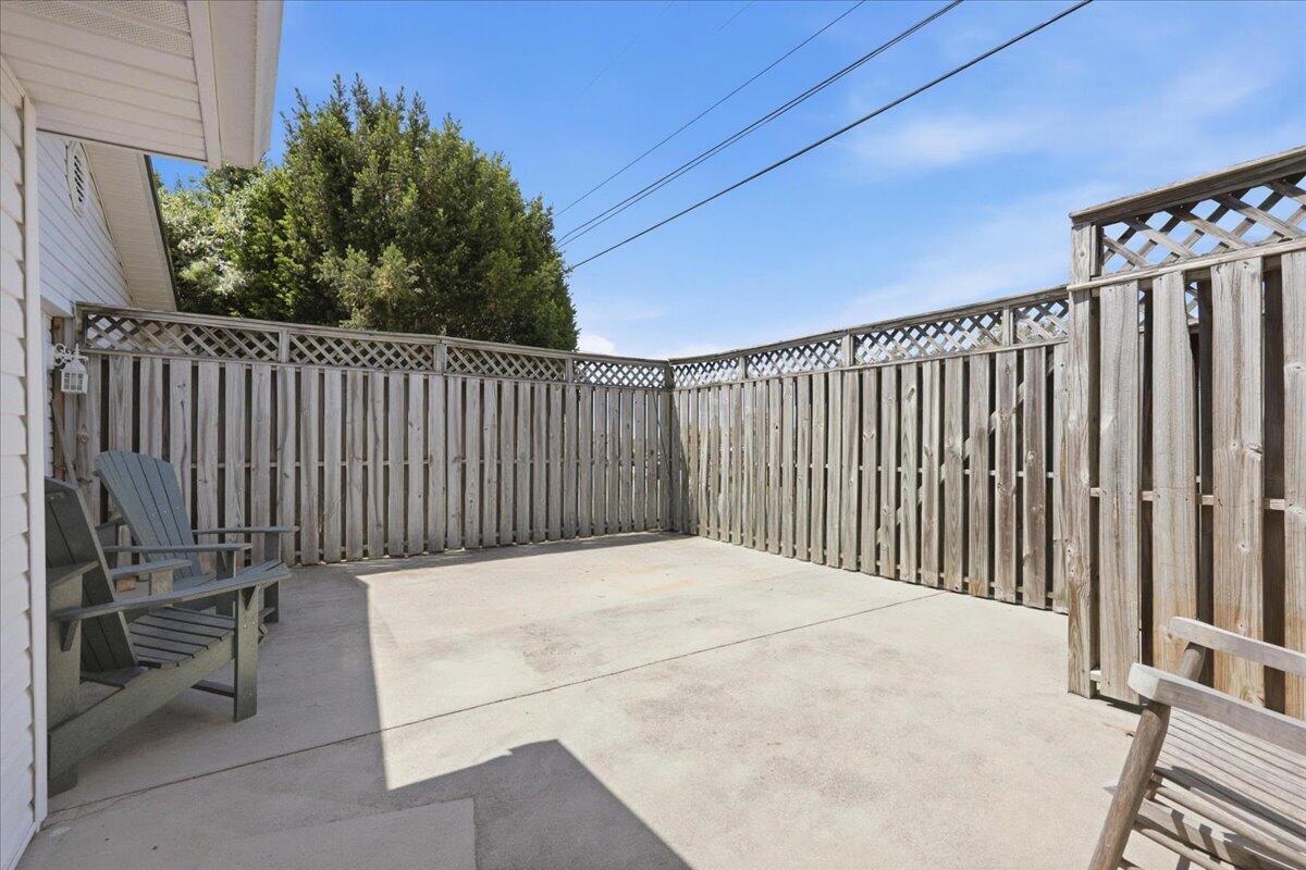 3095 Emerald Avenue
