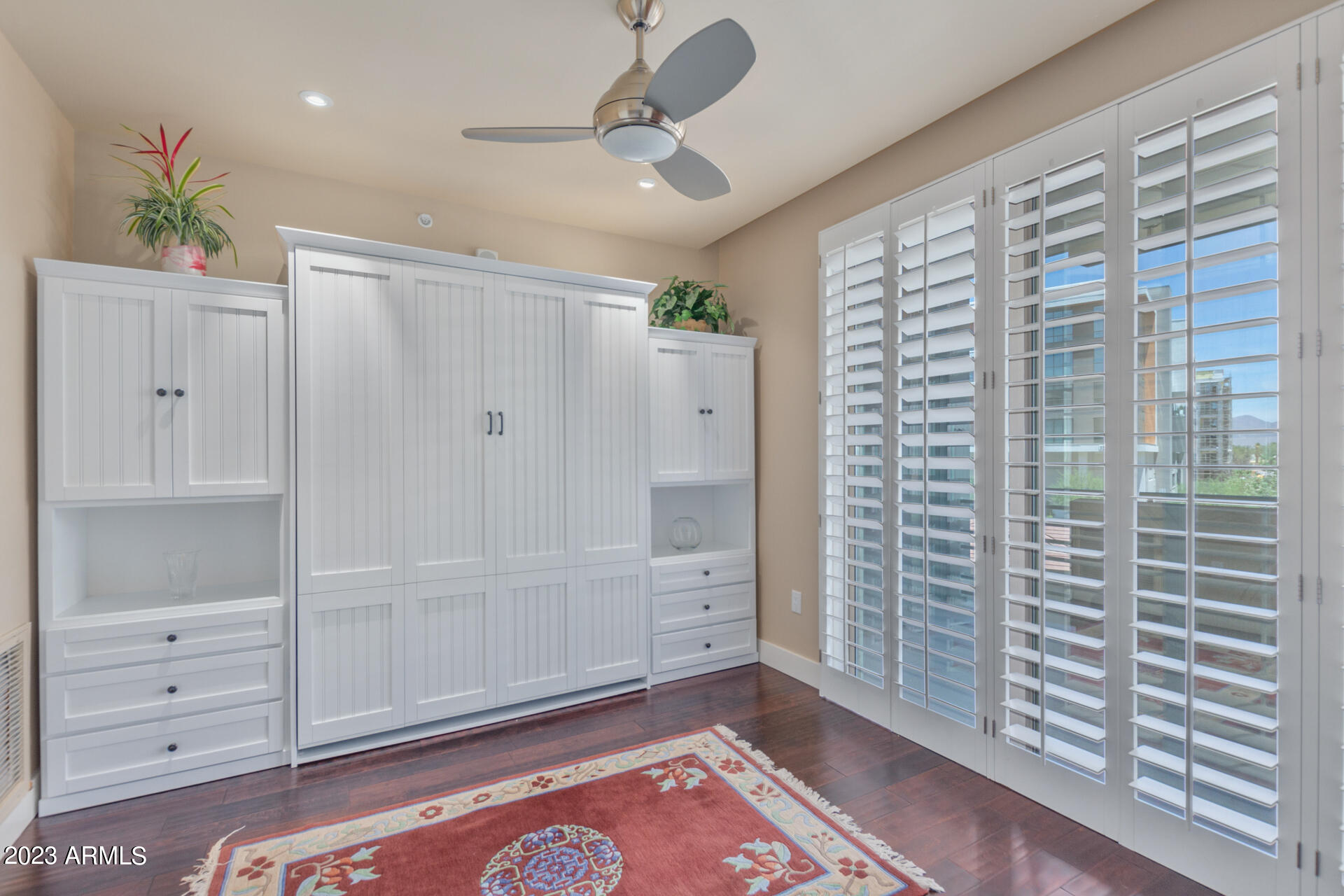 15802 N 71ST Street, 304