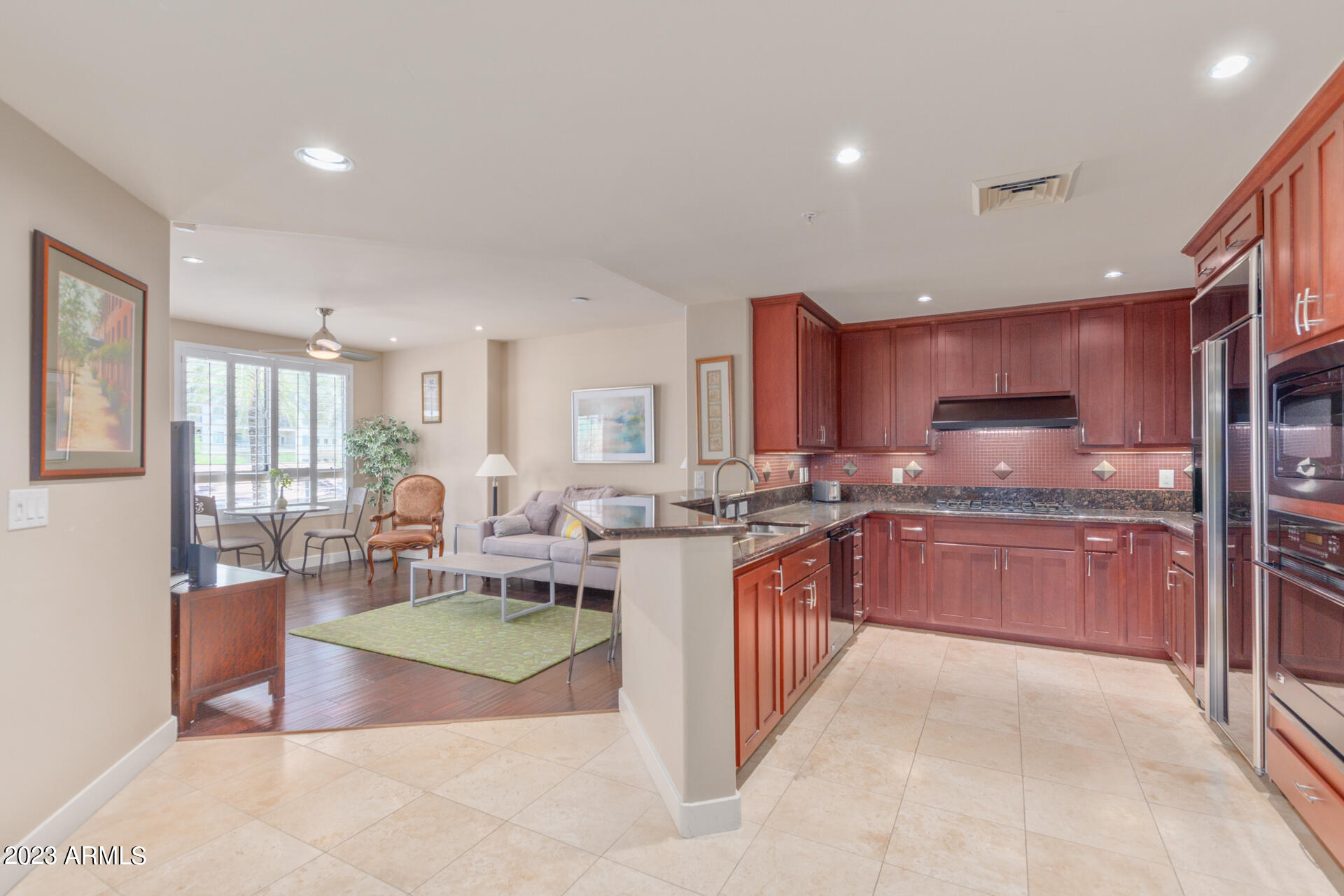 15802 N 71ST Street, 304