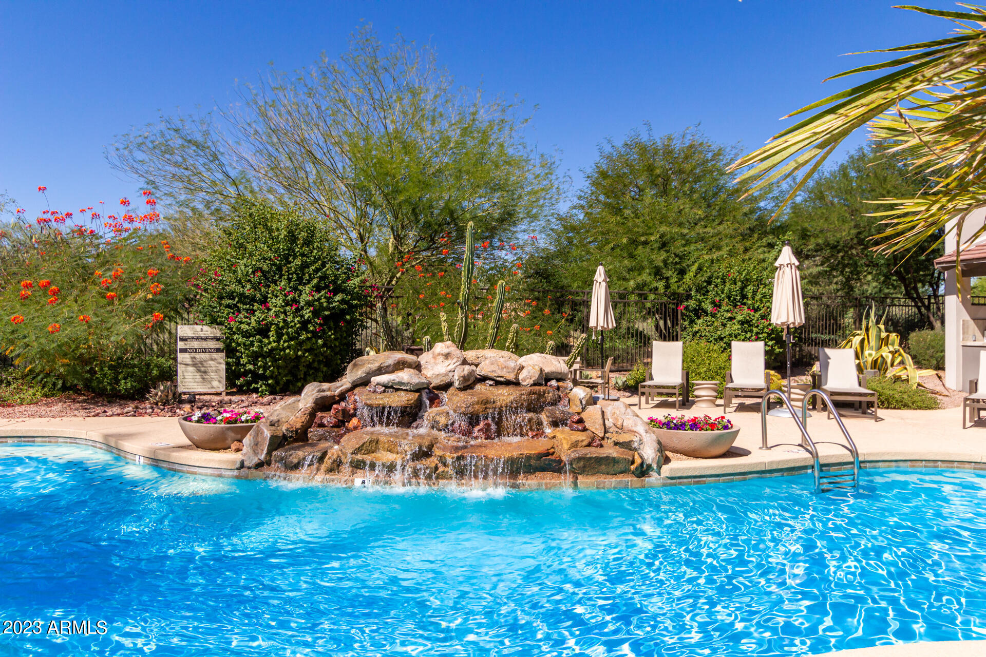 15802 N 71ST Street, 304