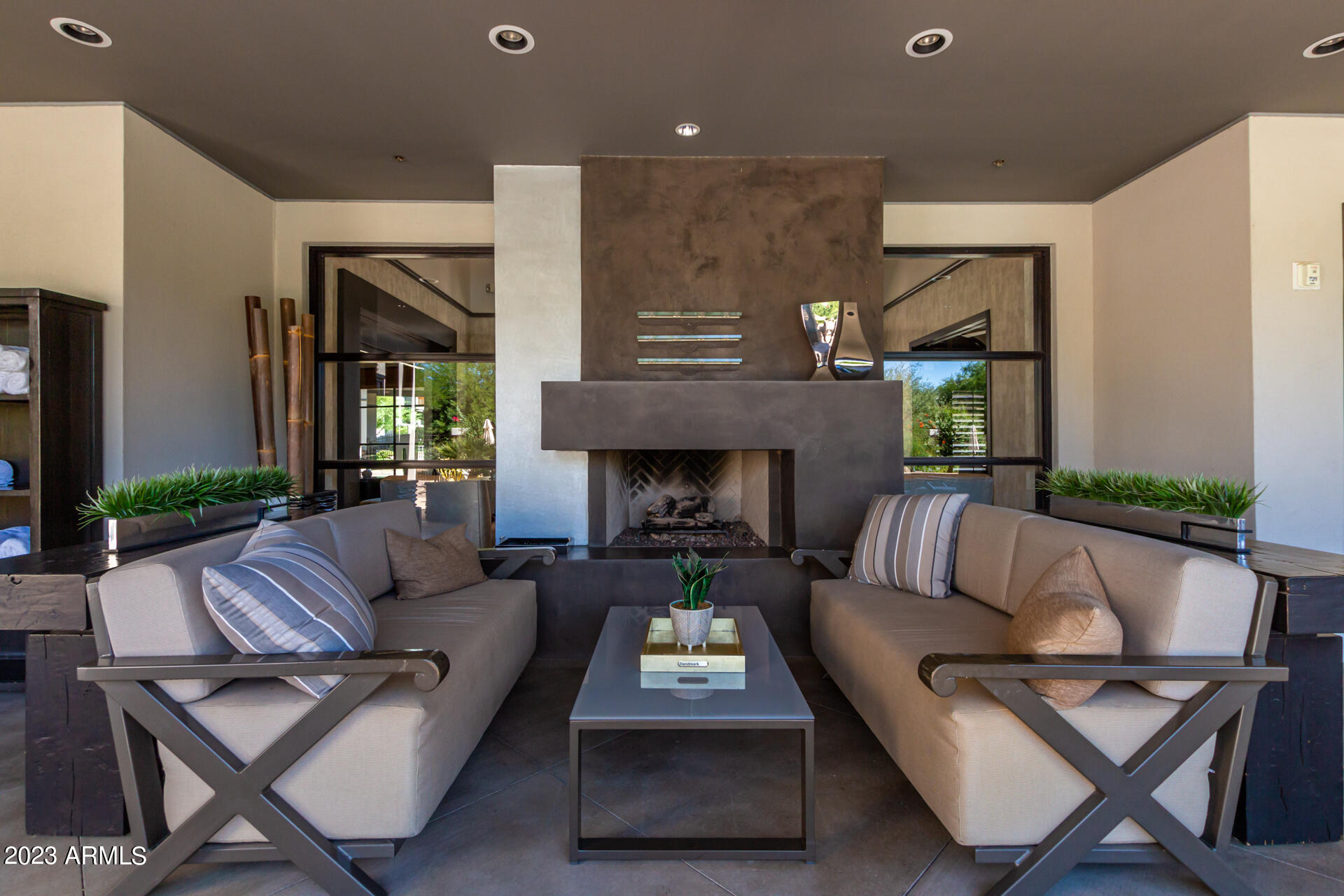 15802 N 71ST Street, 304