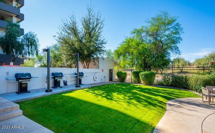 15802 N 71ST Street, 304