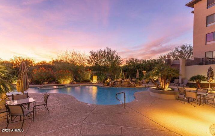 15802 N 71ST Street, 304