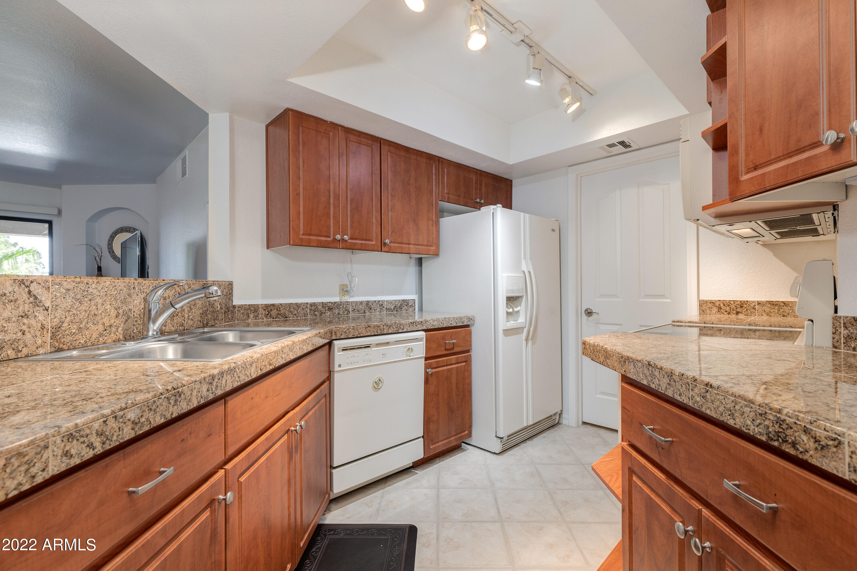 5104 N 32ND Street, 425