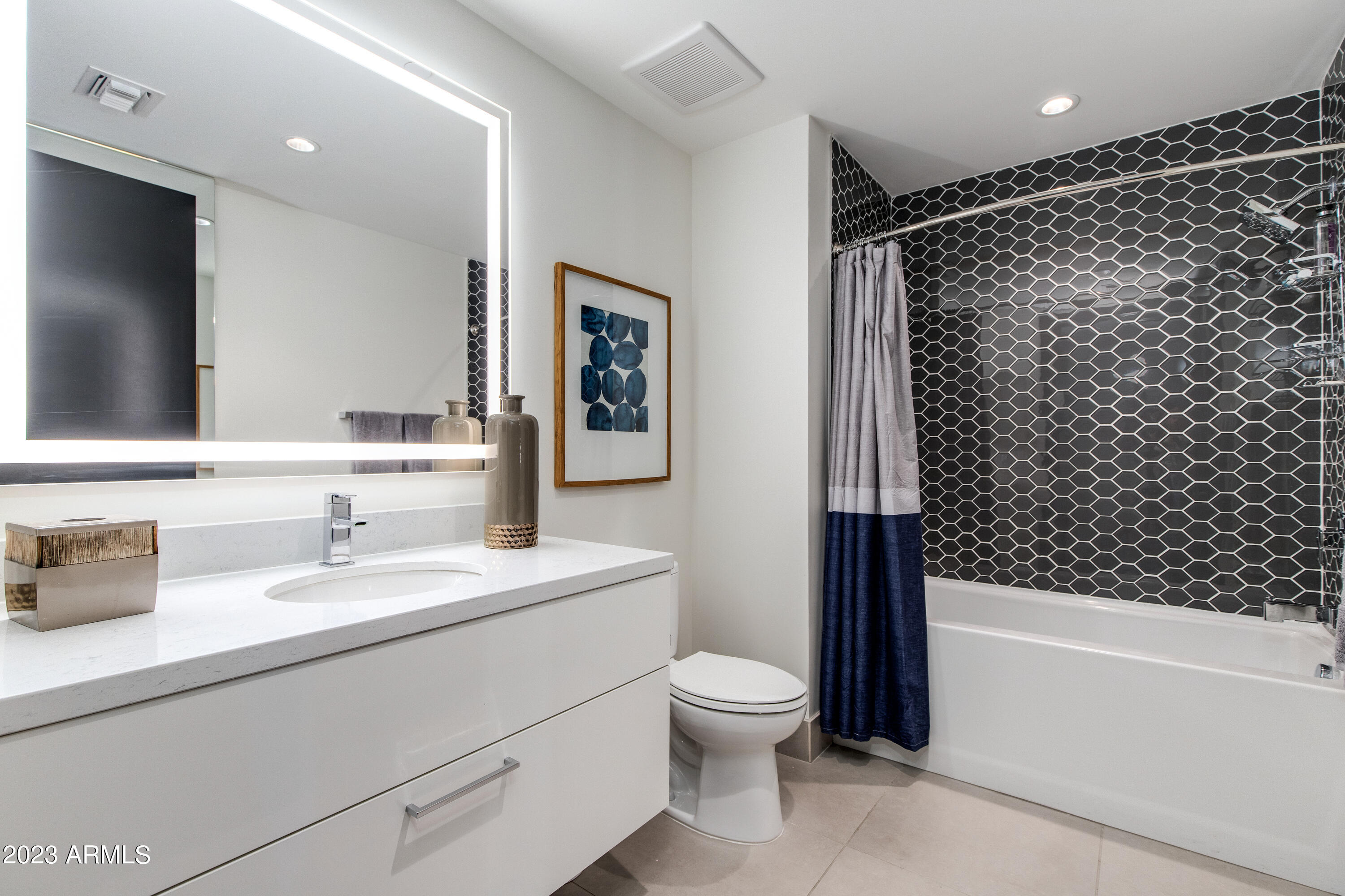 4422 N 75TH Street, 2011