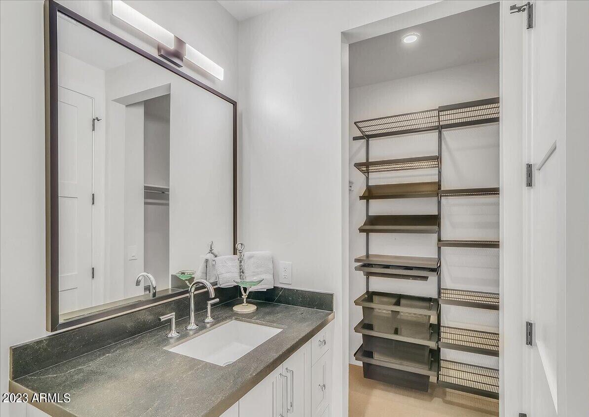 6500 E CAMELBACK Road, 1008