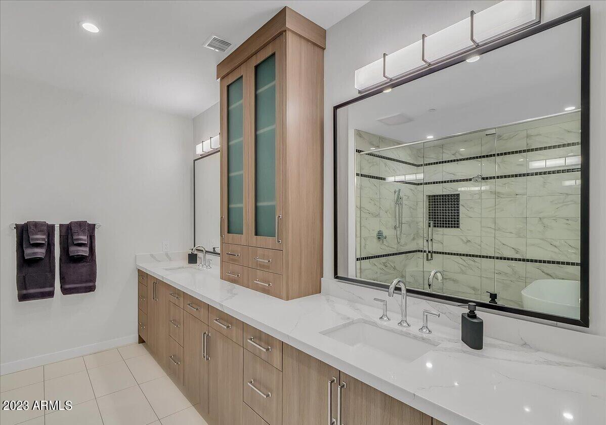 6500 E CAMELBACK Road, 1008