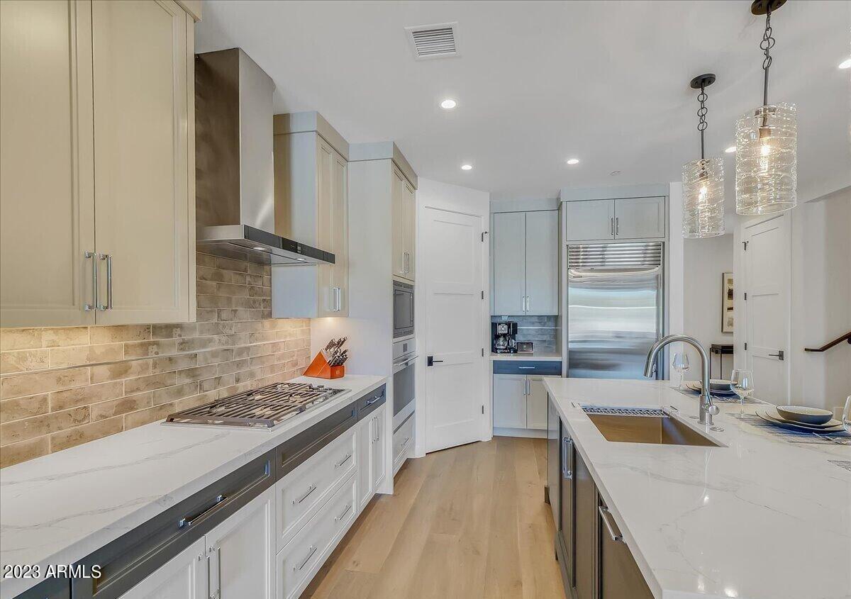 6500 E CAMELBACK Road, 1008